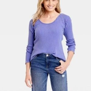 ❤️10/$20 New Knox rose purple top